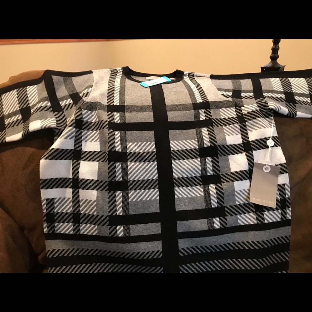 Evolution by Cyrus black/gray/white sweater